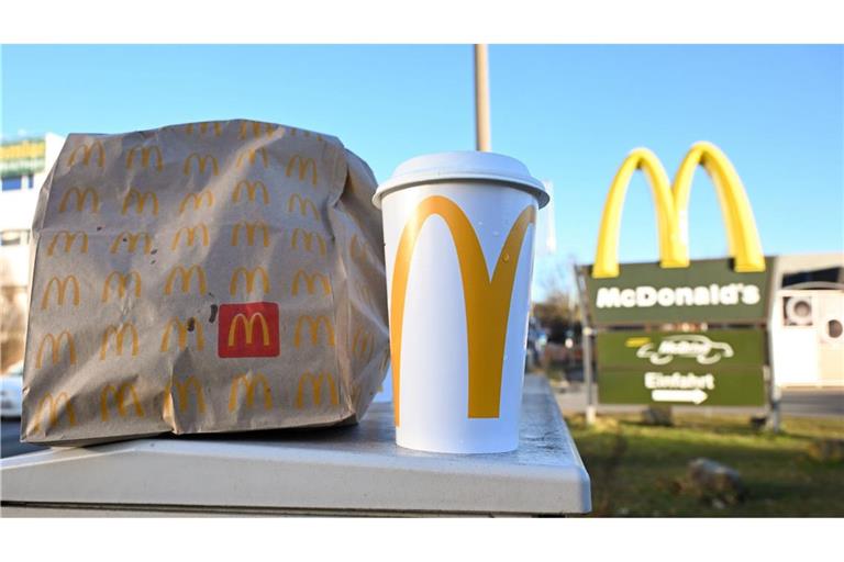 Die Deutsche Umwelthilfe verklagt die Burgerkette McDonald's mit dem Vorwurf des "Greenwashing". (Archiv)