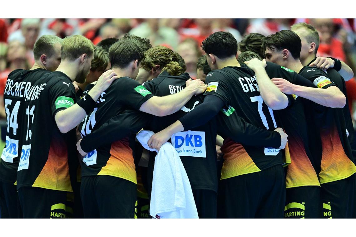 Die deutschen Handballer haben den Einzug ins EM-Halbfinale in den eigenen Händen.