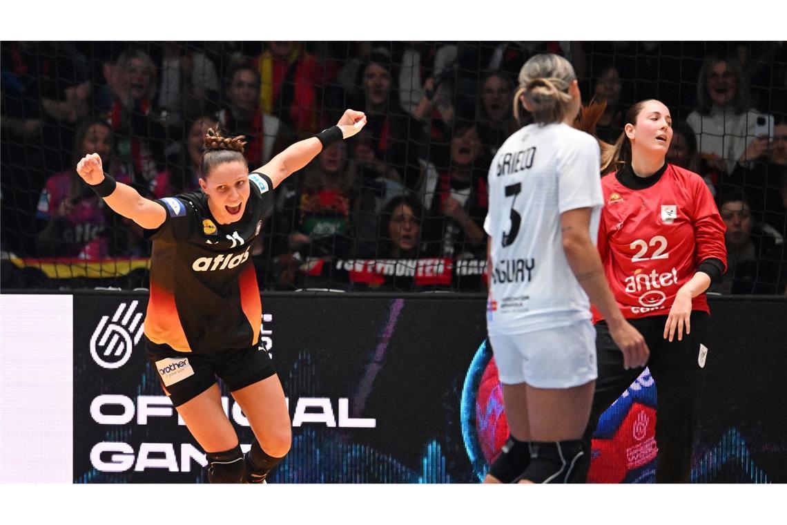 Die deutschen Handballerinnen haben vorzeitig die WM-Hauptrunde erreicht.