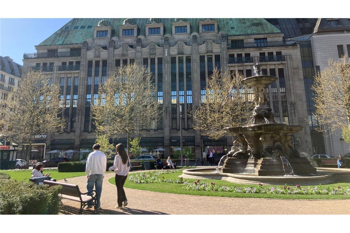 Die Diebe sind über die U-Bahn in das Galeria-Warenhaus an der Flaniermeile "Kö" eingestiegen.