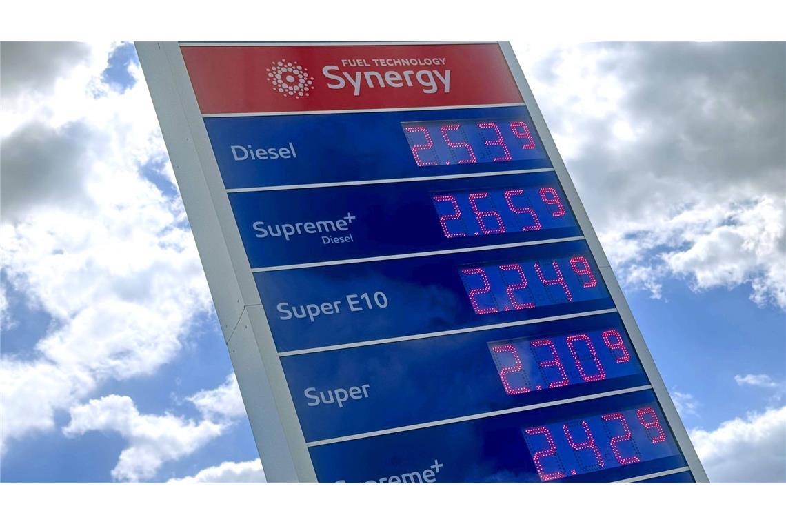 Die Dieselpreise eilen von Rekord zu Rekord.