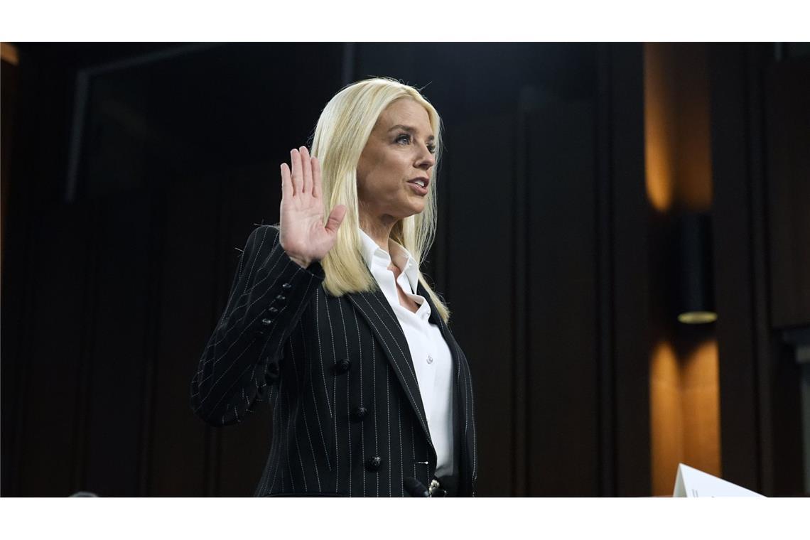 Pam Bondi wird Trumps Justizministerin Die ehemalige Generalstaatsanwältin des Bundesstaats Florida, Pam Bondi, wird neue Justizministerin.