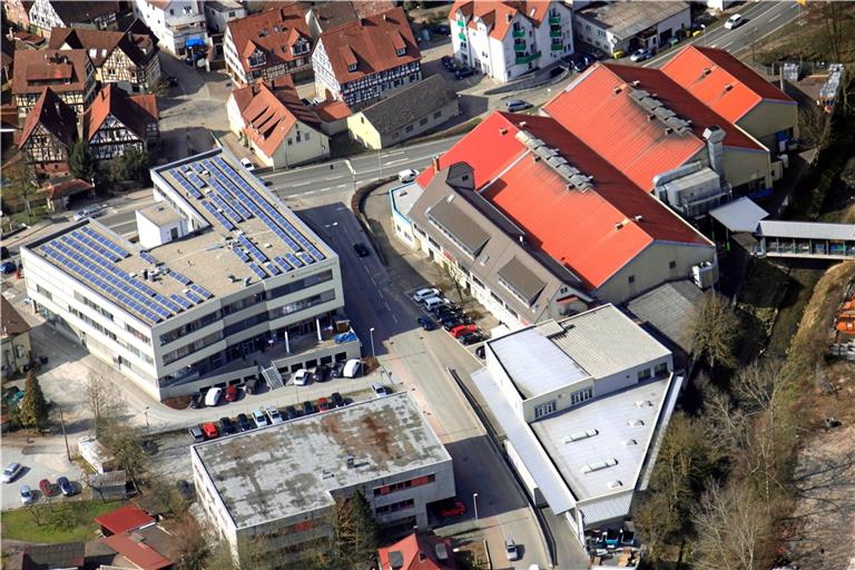 Die ehemalige Gießerei der Schweizer Group (rote Dächer) könnte – wenn alles nach Plan läuft – einem Wohnquartier mit Mehrfamilienhäusern weichen. Foto: Florian Muhl