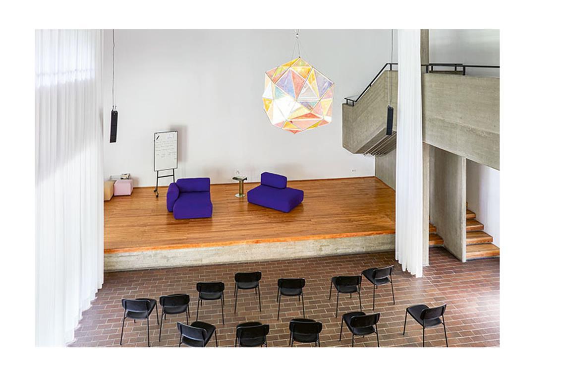 Beste Innenarchitektur Deutschlands gekürt – Stuttgarter Studios erfolgreich Die ehemalige Nutzung ist dem denkmalgeschützten Gebäude vom 1967, das der Architekt Werner Düttmann entworfen hatte, immer noch anzusehen.
