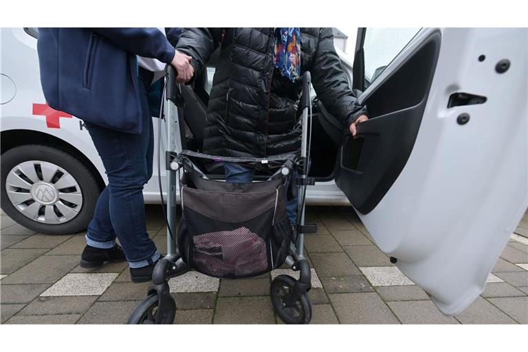 Die Einstufung in verschiedene Pflegegrade entscheidet über die Höhe der Unterstützung durch die Pflegeversicherung. (Symbolbild)