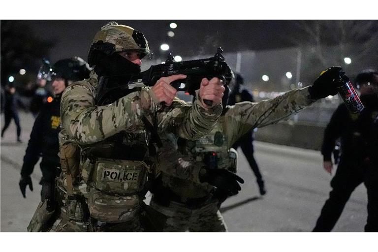 Die Einwanderungsbehörde ICE ist auch in Minnesota im Einsatz - Demonstranten protestieren seit längerem dagegen.