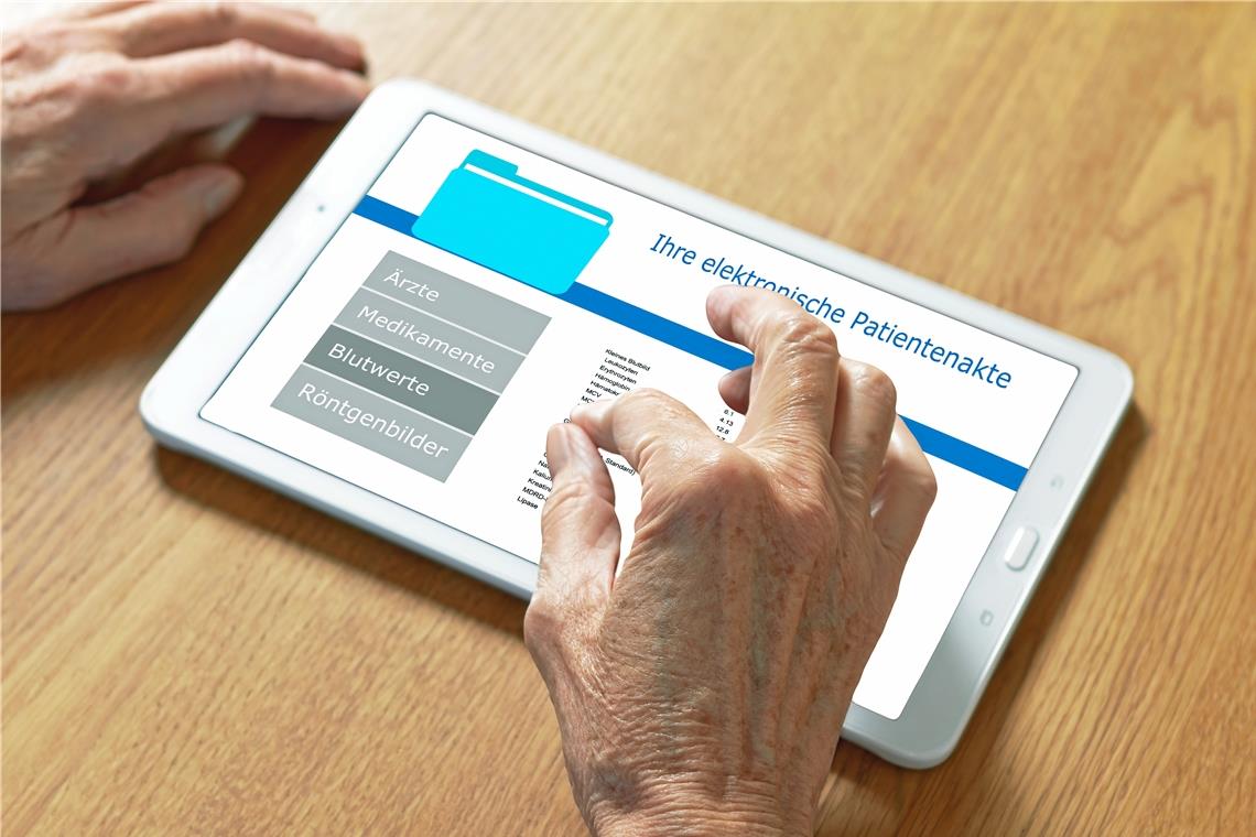 Mobile Gesundheitsdaten – noch in Arbeit Die elektronische Patientenakte soll wichtige Daten bündeln. Noch sind die Nutzer im Kreis allerdings überschaubar. Eine Nachfrage bei drei Allgemeinmedizinern hat ergeben, dass sich bei ihnen noch kein Patient seine Daten abholen wollte. Foto: Adobe Stock/agenturfotografin