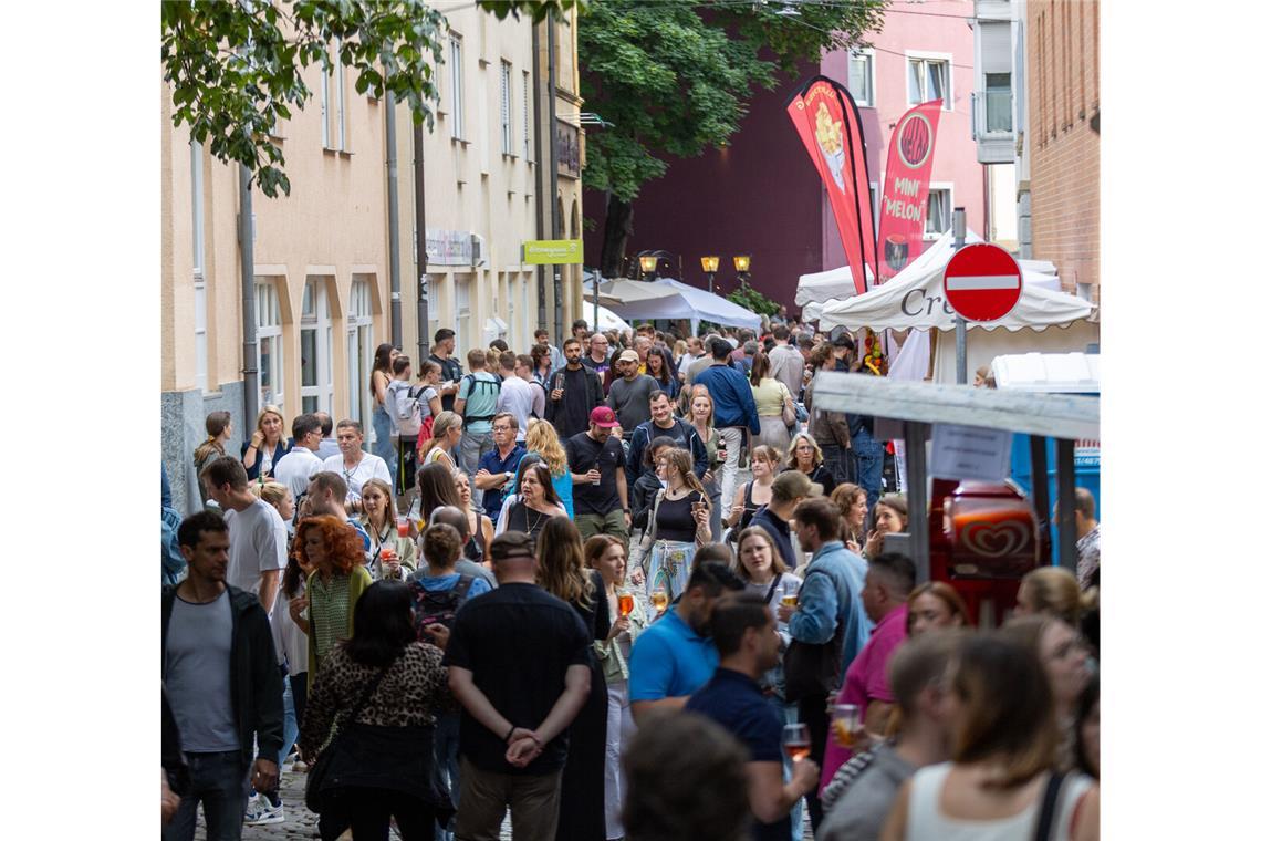 Festbesucher schwärmen vom Bohnenviertel Die engen Gassen des Bohnenviertels machen das Fest so charmant.