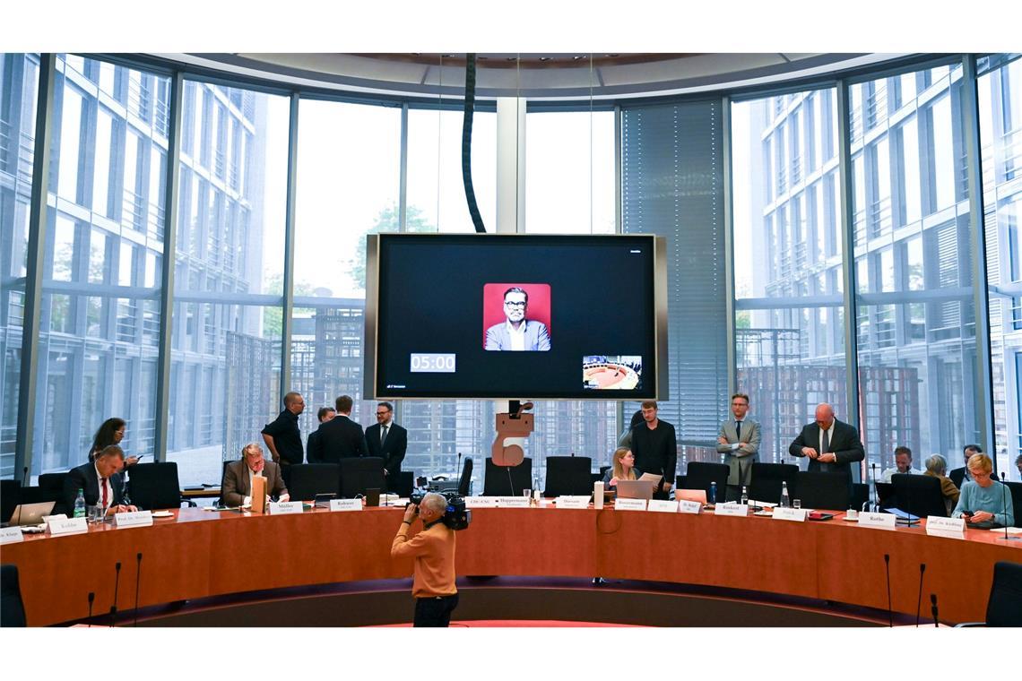 Die Enquete-Kommission des Bundestags zur Corona-Pandemie hat unter anderem den früheren Gesundheitsminister geladen. (Archivfoto)