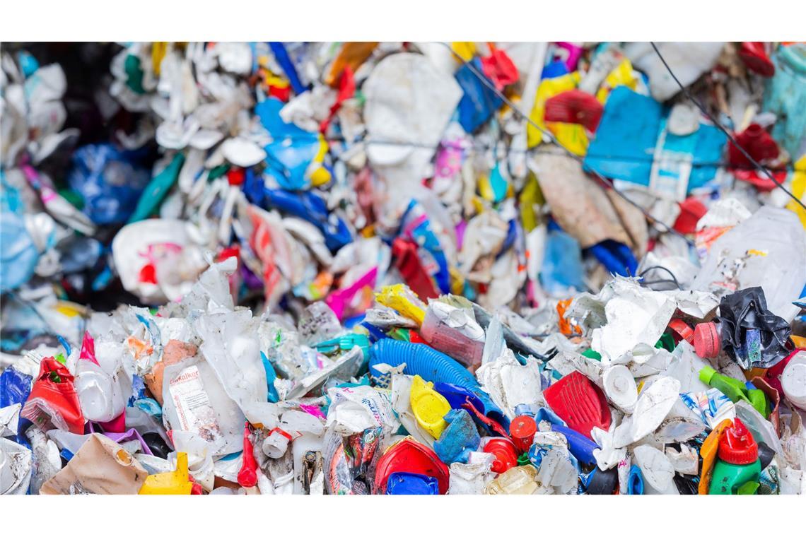 Weltplastikabkommen vertagt - Hoffnung trotz Enttäuschung Die Entscheidung über ein Weltplastikabkommen wird vertagt. (Symbolbild)