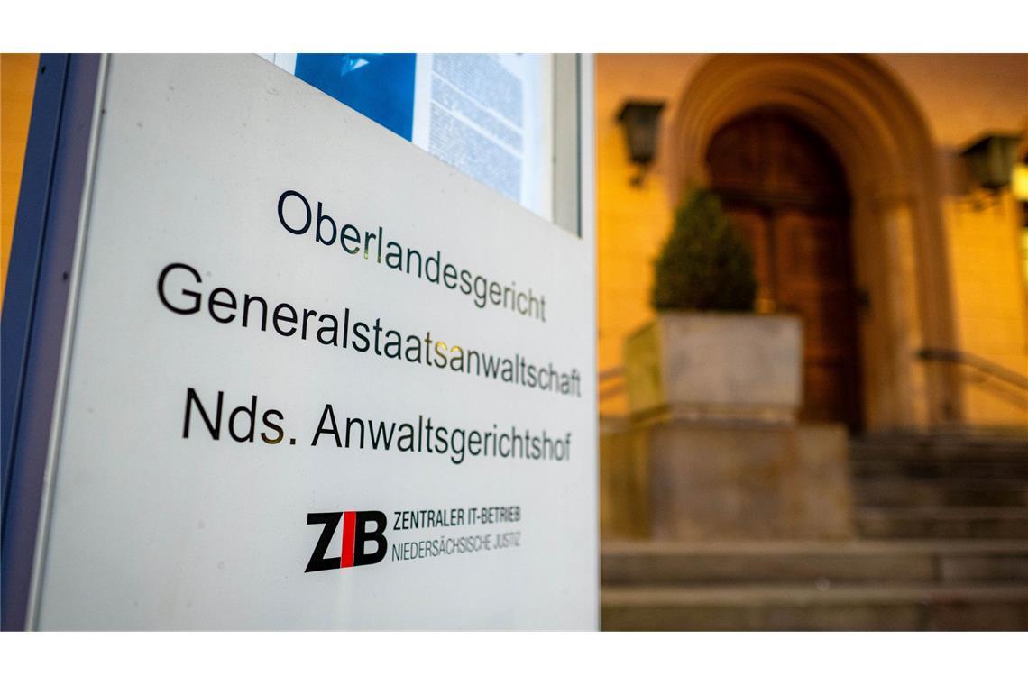 Rechtsradikale Gruppe? Razzia in drei Bundesländern Die Ermittlungen der Generalstaatsanwaltschaft Celle und des LKA Niedersachsen richten sich gegen Beschuldigte im Alter von 32 bis 57 Jahren. (Archivbild)