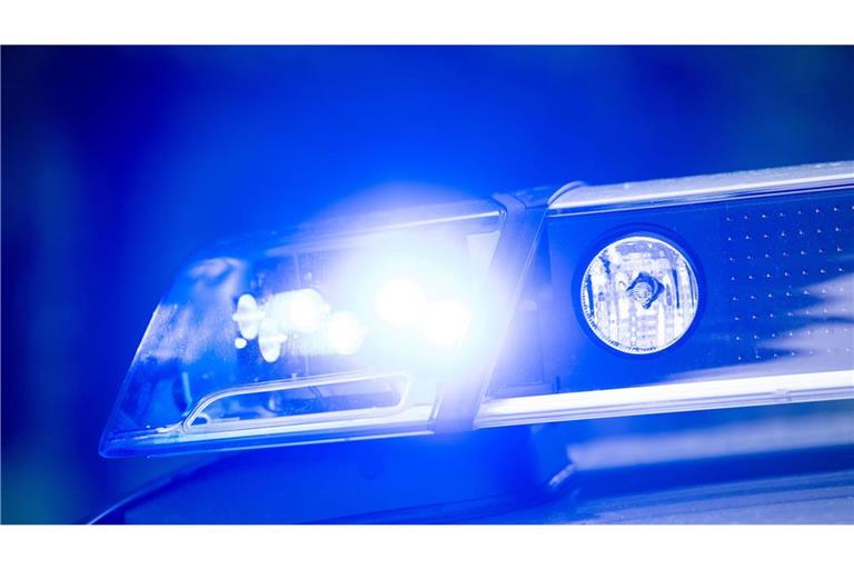 Die Ermittlungen der Polizei dauern an. (Symbolbild)