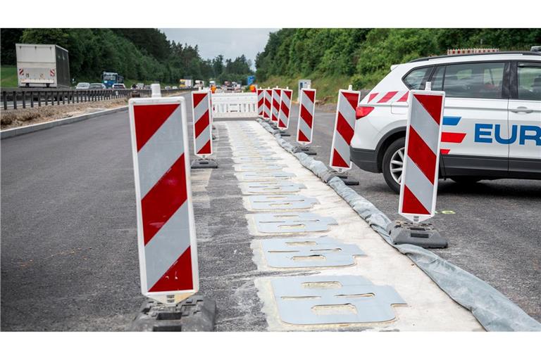 Die erste Autobahn-Teststrecke für das Laden von Elektrofahrzeugen während der Fahrt auf der A6 in der Oberpfalz
