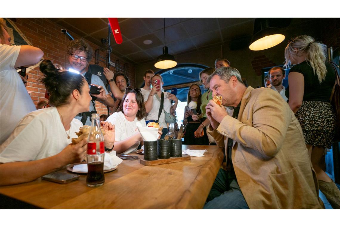 Agrarminister Rainer serviert Gästen wieder Fleisch Die Essgewohnheiten von CSU-Chef Söder sieht der Minister entspannt. (Archivbild)