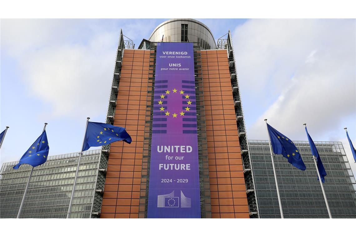 Millionenstrafe: EU "zeigt Zähne" und ärgert Apple und Meta Die EU-Kommission verhängt Strafen gegen Apple und Meta. (Archivbild)