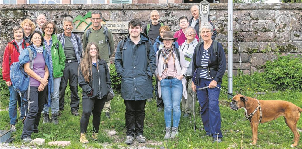 Die Exkursionsteilnehmer haben eine spannende Tour durch den Bannwald gemacht.