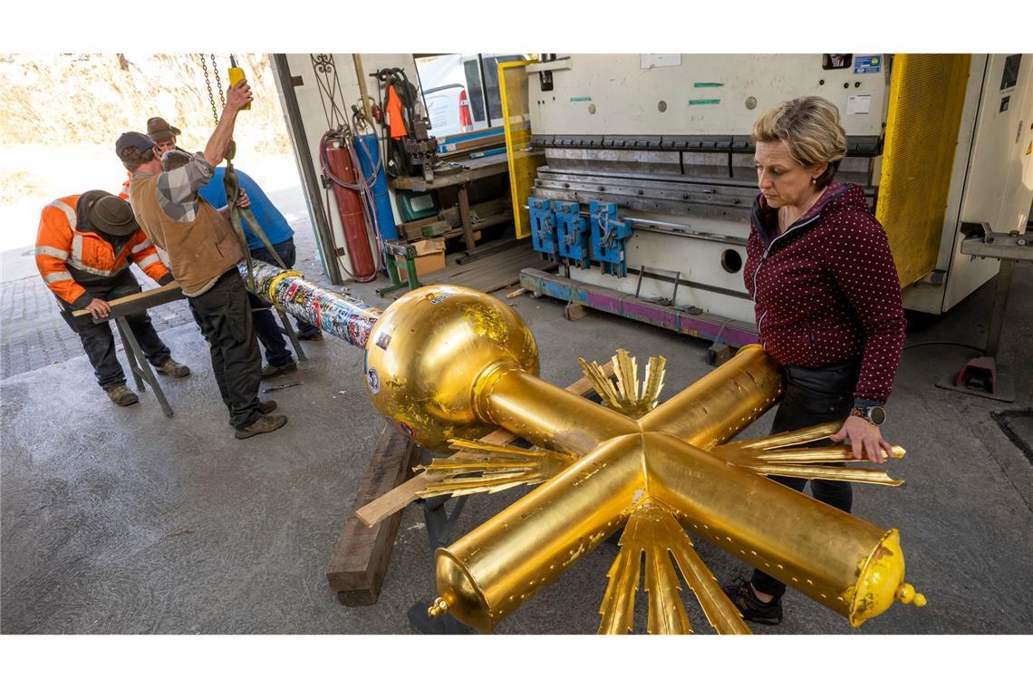 Die Familie der zuständigen Kunstschmiedin hat eine enge Verbindung zum Zugspitz-Kreuz.