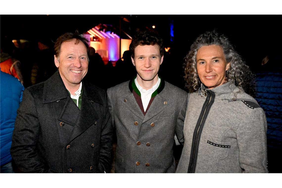 Die Familie von Laura Dahlmeier ist zu der feierlichen Veranstaltung gekommen.