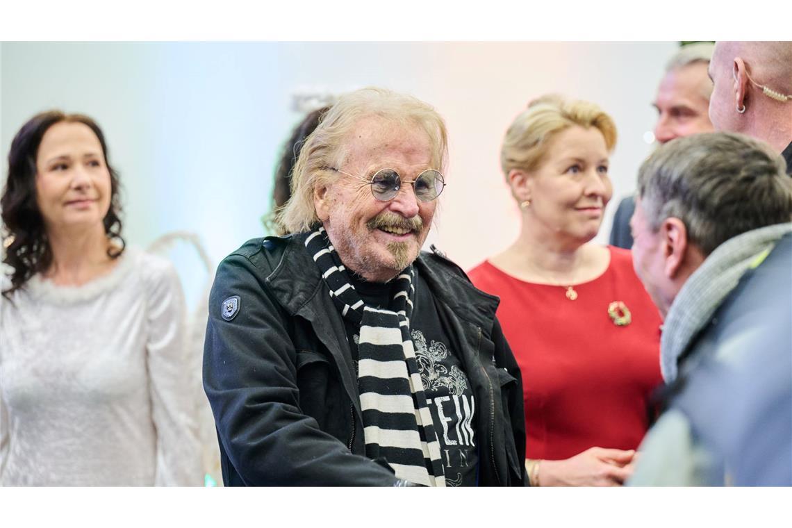 Obdachlose feiern mit Frank Zander Die Familie Zander weiß: Einige Gäste freuen sich das ganze Jahr auf die Feier.