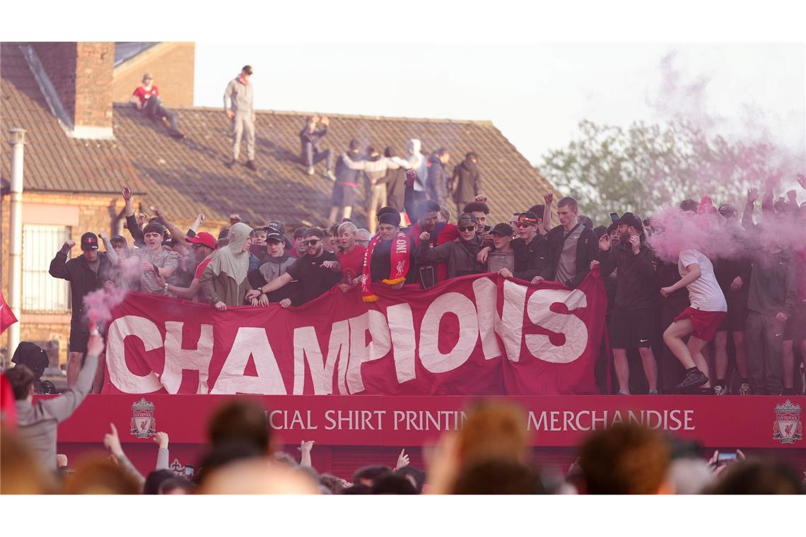 Liverpool feiert Meisterschaft und Klopp-Nachfolger Slot Die Fans des FC Liverpool feierten den Gewinn der Meisterschaft ausgelassen.