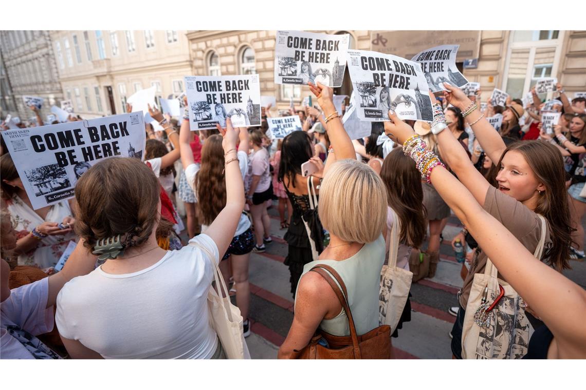 Get-together von Swifties in Wien ein Jahr nach Terroralarm Die Fans hoffen, dass Taylor Swift doch noch in Wien auftritt.