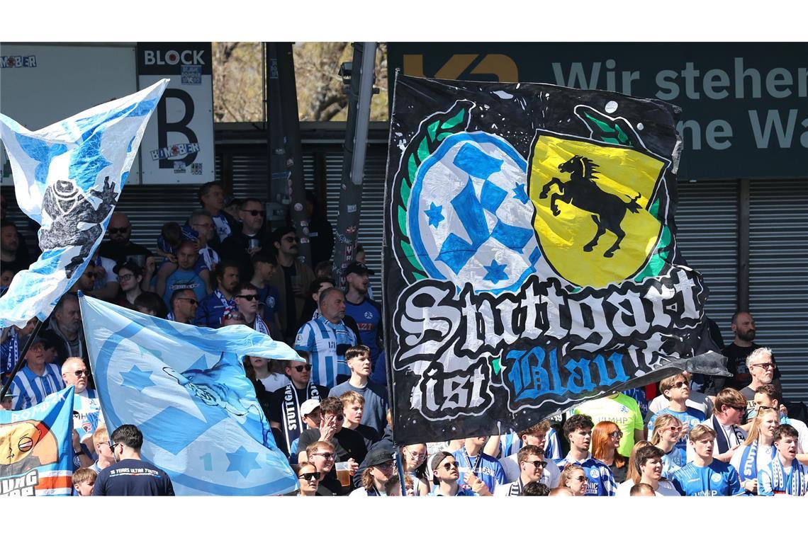 Nach der Party folgt der Kater Die Fans peitschten die Blauen bis zum Schluss nach vorne.