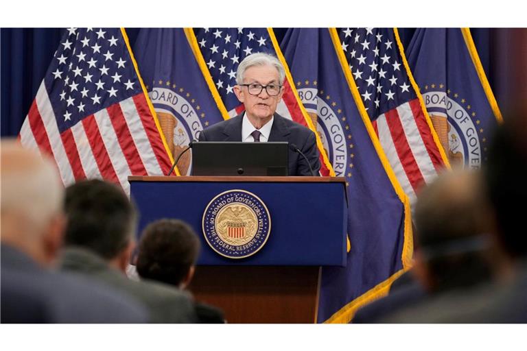 Die Federal Reserve mischt sich nicht in die Politik ein - doch die von US-Präsident Donald Trumps Zollpolitik ausgelöste Unsicherheit macht es den Notenbankern schwer, ihren Kurs festzulegen.