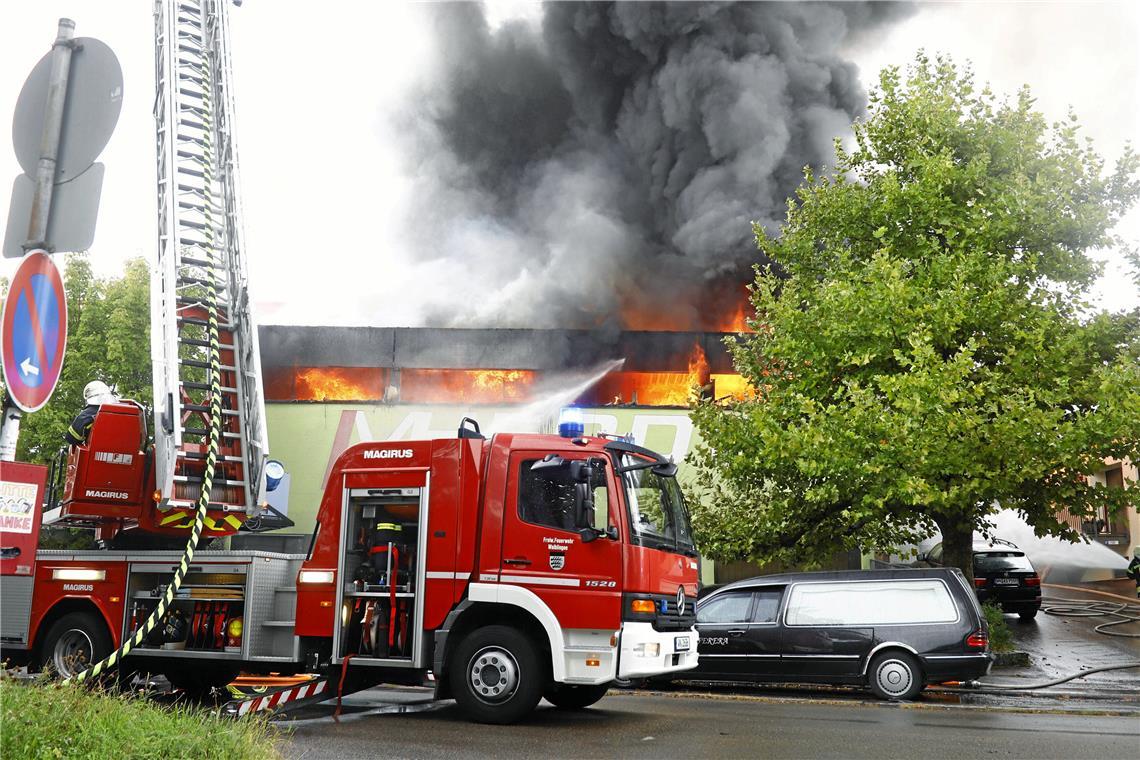 Die Feuerwehr ist im Einsatz. Foto: 7aktuell.de/Simon Adomat 