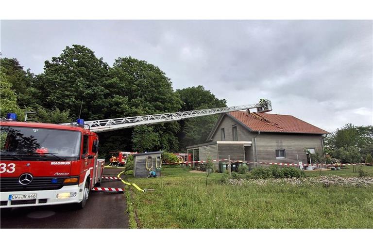 Die Feuerwehr löschte den Brand.