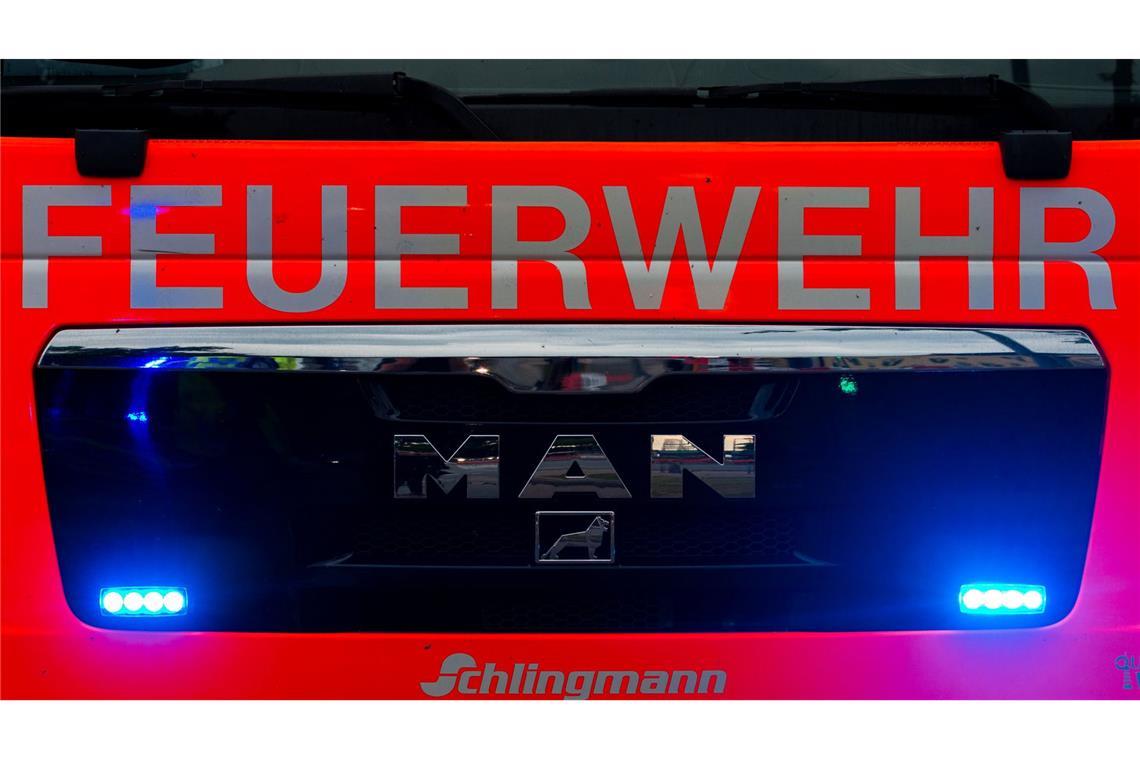 Fünf Verletzte bei Brand in einer Obdachlosenunterkunft Die Feuerwehr war bei dem Brand in der Obdachlosenunterkunft in Aalen im Einsatz. (Symbolbild)