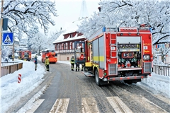 Die Feuerwehren aus Weissach, Auenwald und Backnang sind in Unterweissach im Einsatz. Foto: 7aktuell.de/Kevin Lermer