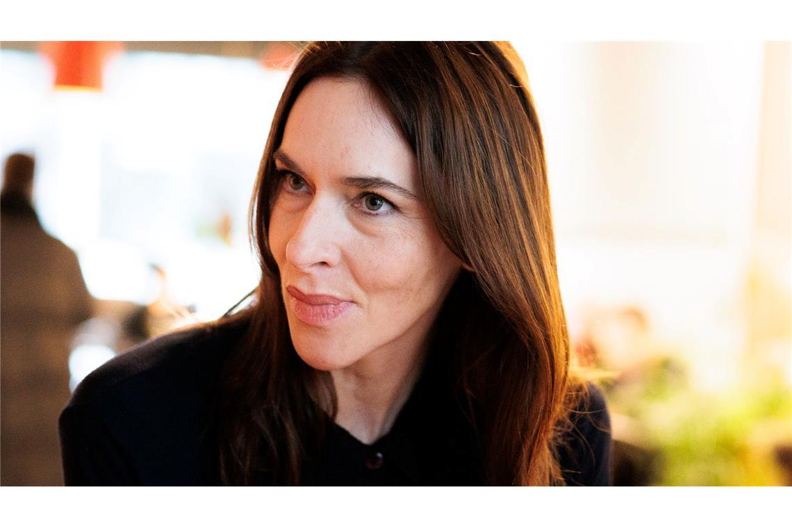 Vom Netflix-Keller ins Rampenlicht: Kim Riedle wird ARD-Cop "Die Figuren, die ich spiele, haben schon gemein, dass sie alle irgendwie eine große Kraft und gleichzeitig eine große Fragilität haben."