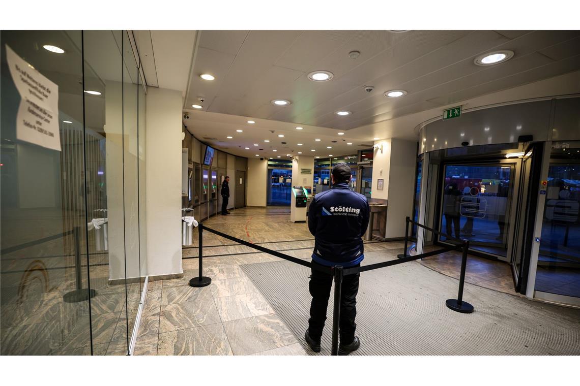 Die Filiale selbst bleibt zunächst weiter geschlossen.