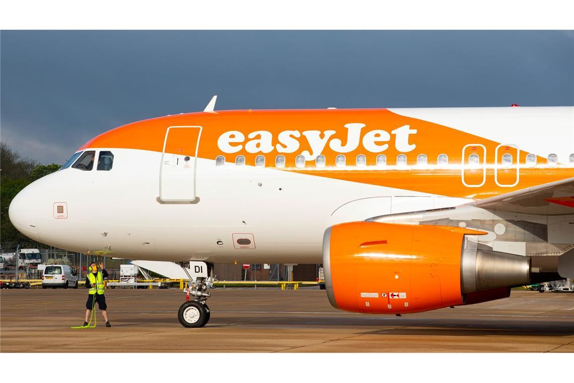 Betrunken und nackt in Hotelbar? Easyjet stellt Piloten frei Die Fluggesellschaft Easyjet hat einen Piloten freigestellt, weil er angeblich betrunken und nackt in einer Hotelbar umherirrte. (Symbolbild)
