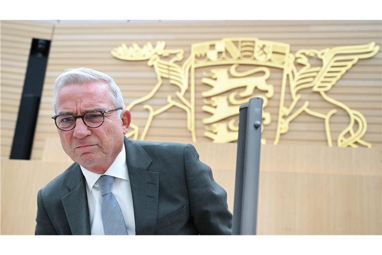 Die Forderung von Innenminister Thomas Strobl (CDU) nach einem lebenslangen Führerschein-Entzug für notorische Temposünder ist aus Sicht des ADAC viel zu unkonkret (Archivfoto).