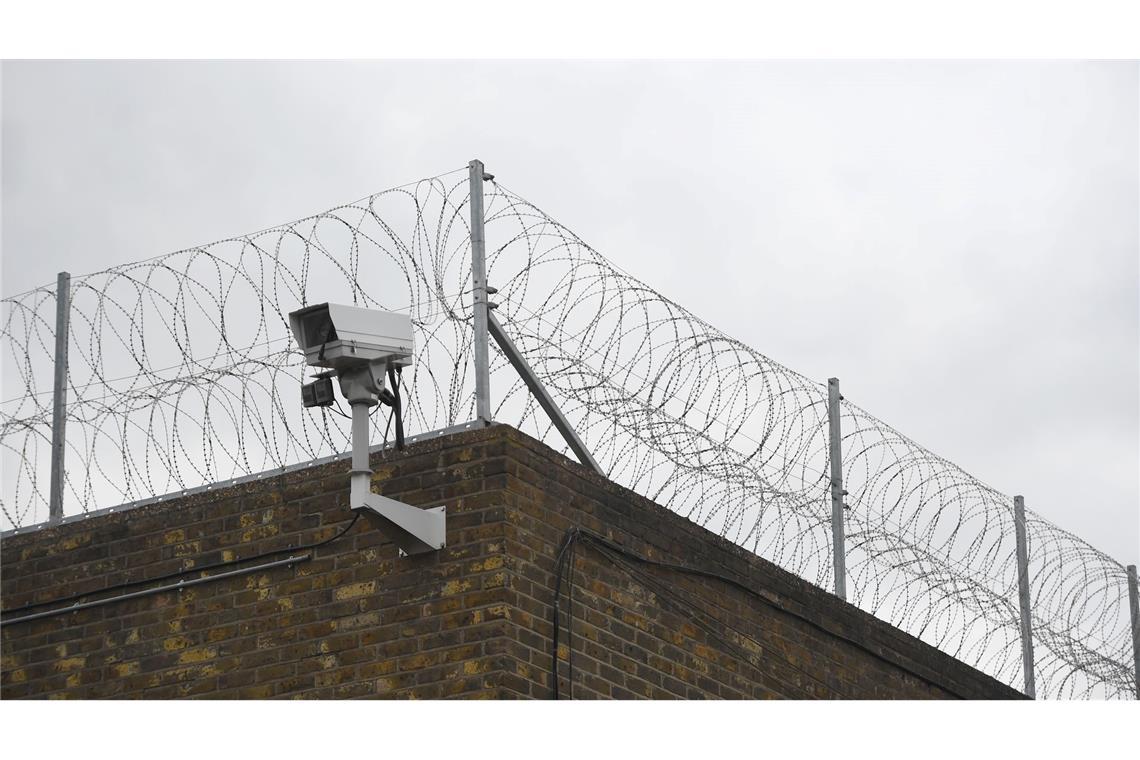 Romanze mit Insasse: Gefängniswärterin in England verurteilt Die Frau soll auch auf dem Schoß des Mannes gesessen haben. (Symbolbild)