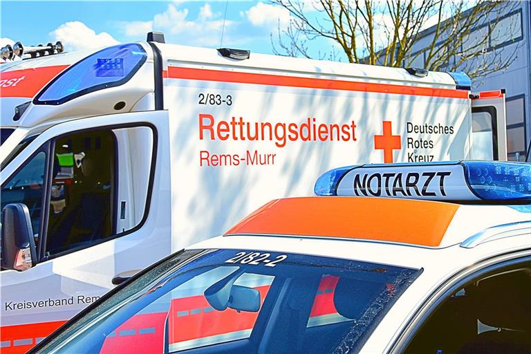 Die Frau wurde vom Rettungsdienst ins Krankenhaus gebracht. Symbolfoto: Tobias Sellmaier