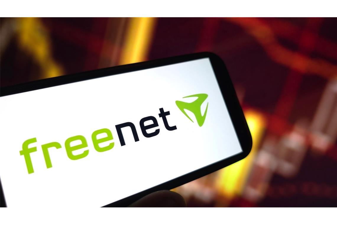 Die Freenet-Aktie fällt um 12 Prozent. Erfahren Sie, warum die Geschäftszahlen und der Ausblick des Unternehmens die Anleger enttäuscht haben.