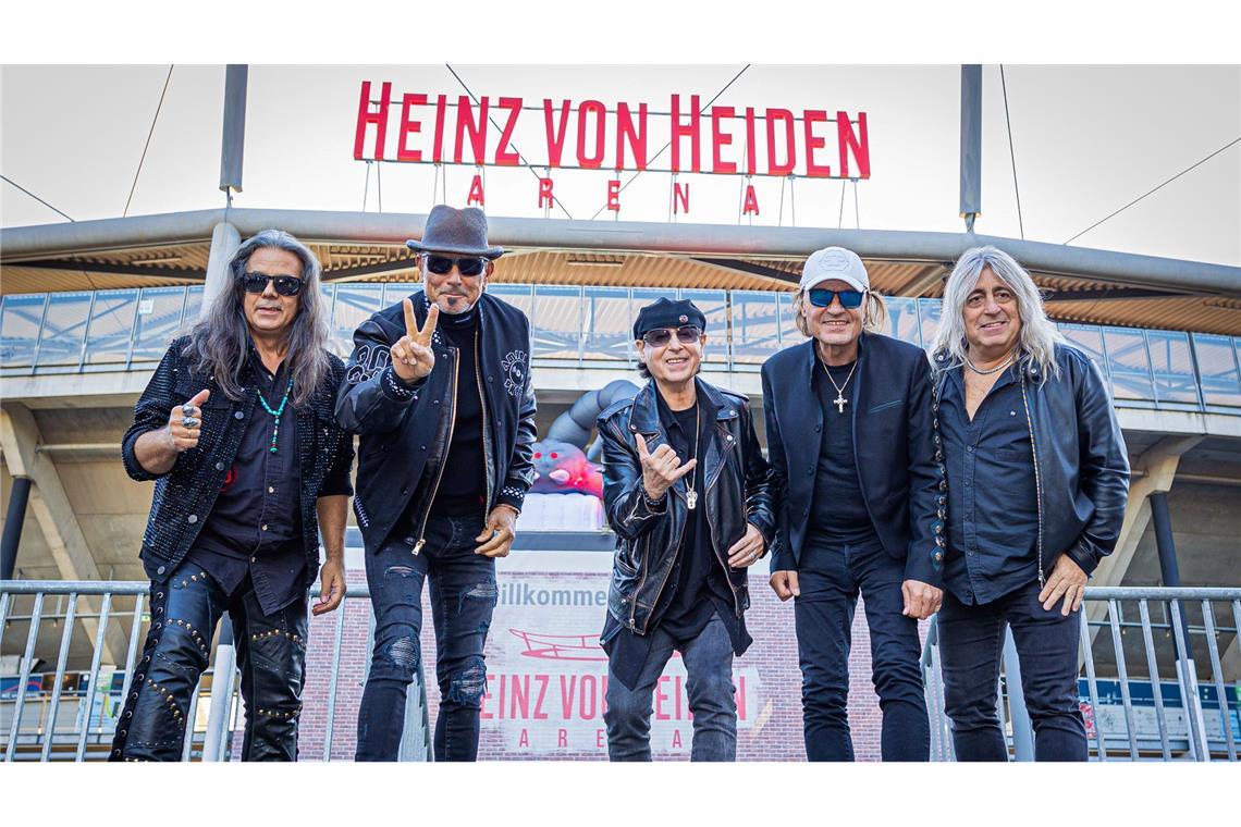 60 Jahre Scorpions: Darum sind sie solche Weltstars Die fünf Bandmitglieder sind Bassist Pawel Mąciwoda, Gitarrist Rudolf Schenker, Sänger Klaus Meine, Gitarrist Matthias Jabs, und Schlagzeuger Mikkey Dee, der früher bei Motörhead trommelte. (Archivbild)