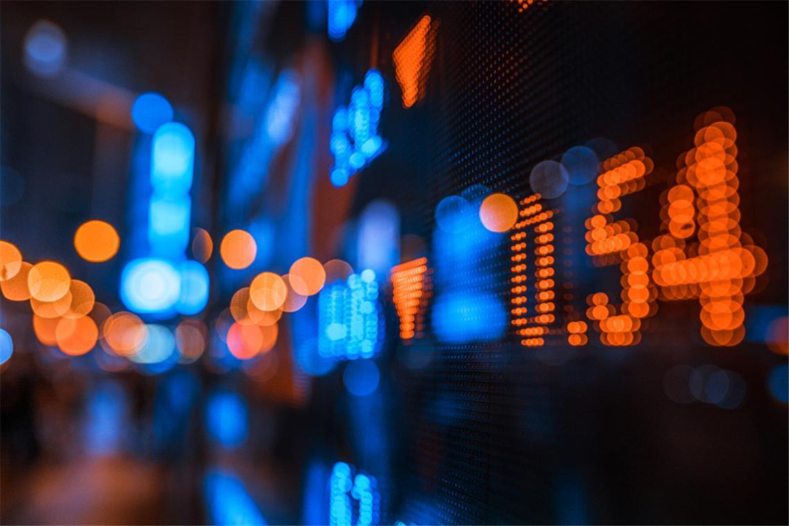 Die GameStop-Aktie verliert am 10. Dezember 2025 deutlich an Wert. Erfahren Sie, welche Faktoren den Kursrückgang ausgelöst haben.