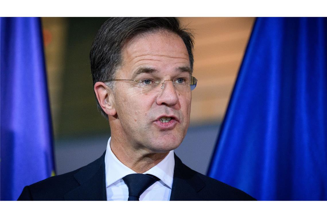 Nato-Chef: "Donald Trump stand und steht hinter der Nato" Die Gefahr eines Nato-Rückzugs der USA sieht der Chef des Bündnisses, Mark Rutte, nicht.
