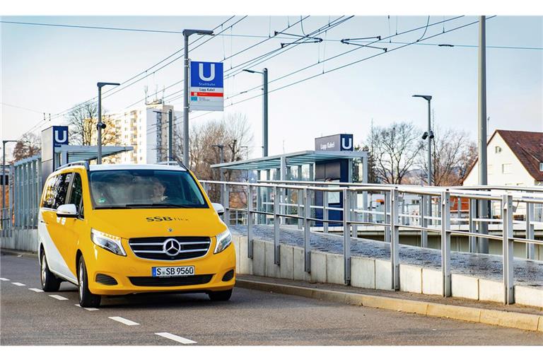 Die gelben Vans von SSB-Flex kosten einen Komfortzuschlag, für den  VVS-Rider reicht in der Region die normale Fahrkarte.