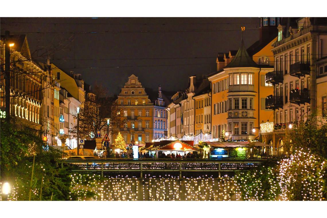 7 Tipps für einen Adventsausflug nach Konstanz Die gesamte Innenstadt ist feierlich geschmückt.
