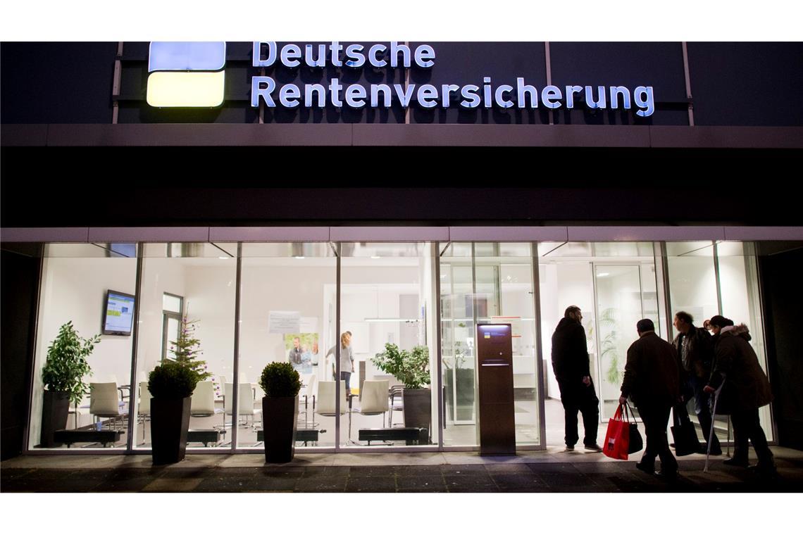 Die gesetzliche Rente soll die zentrale Säule der Alterssicherung bleiben, hier ein Gebäude der Rentenversicherung. (Archivbild)