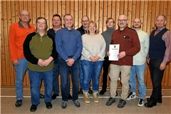 Die Gewählten und Geehrten auf der Versammlung (von links): Mario Schmidt, Andreas Griesinger, Wolfgang Welz, Martin Fritz, Martin Hauer, Sabine Fuchs, Jonathan Bäßler, Martin Grau, Steffen Hubert und Dietmar Bäßler. Foto: Elisabeth Klaper