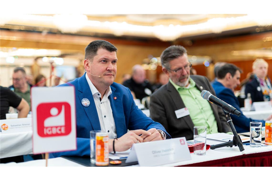 Die Gewerkschaft IG BCE fordert eine Erhöhung der Einkommen für Tarifbeschäftigte und Auszubildende. (Archivbild)