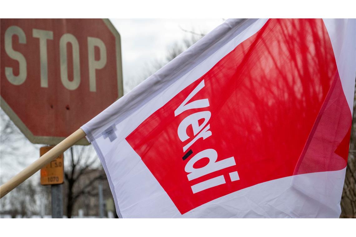 Die Gewerkschaft Verdi ruft zum zweiten Mal in diesem Jahr zu einem bundesweiten Warnstreik im ÖPNV auf. (Archivbild)