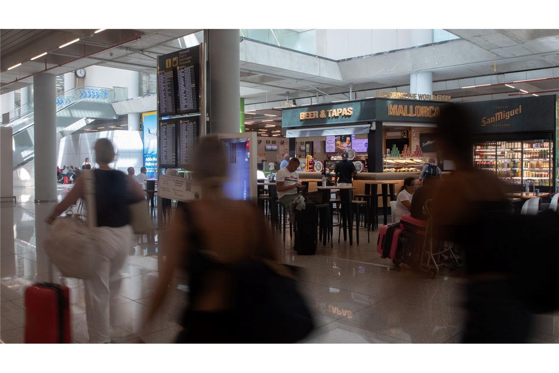 Die Gewerkschaften fordern bessere Arbeitsbedingungen und höhere Löhne. (Archivbild)