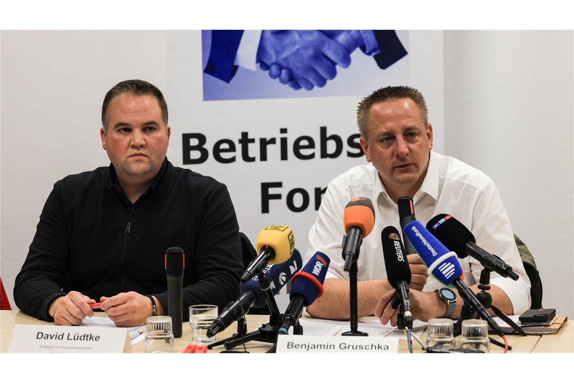 Die Gewerkschafter David Lüdtke (links) und Benjamin Gruschka (Archivbild)