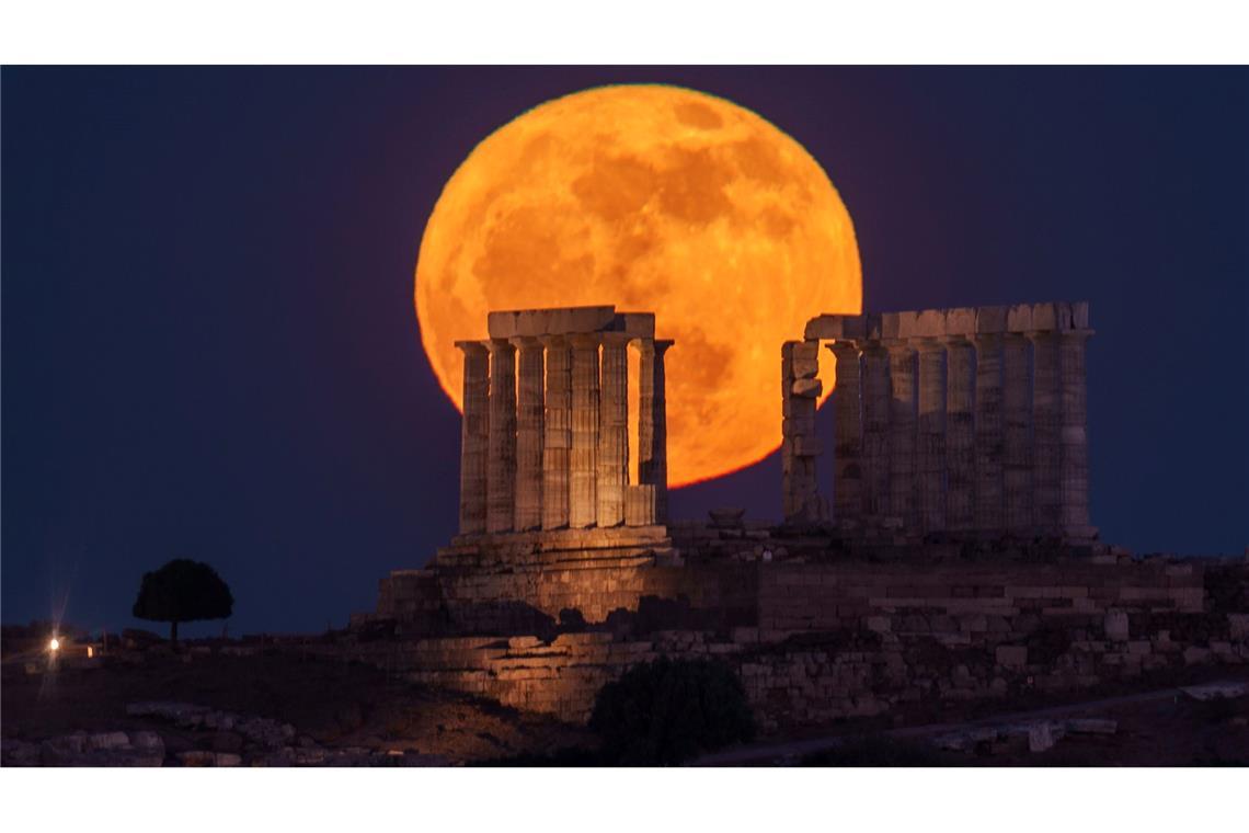 Der Mond ist ein bisschen älter als gedacht Die Gezeitenwirkung der Erde hat den Mond einst noch einmal kräftig aufgeheizt. (Archivbild)